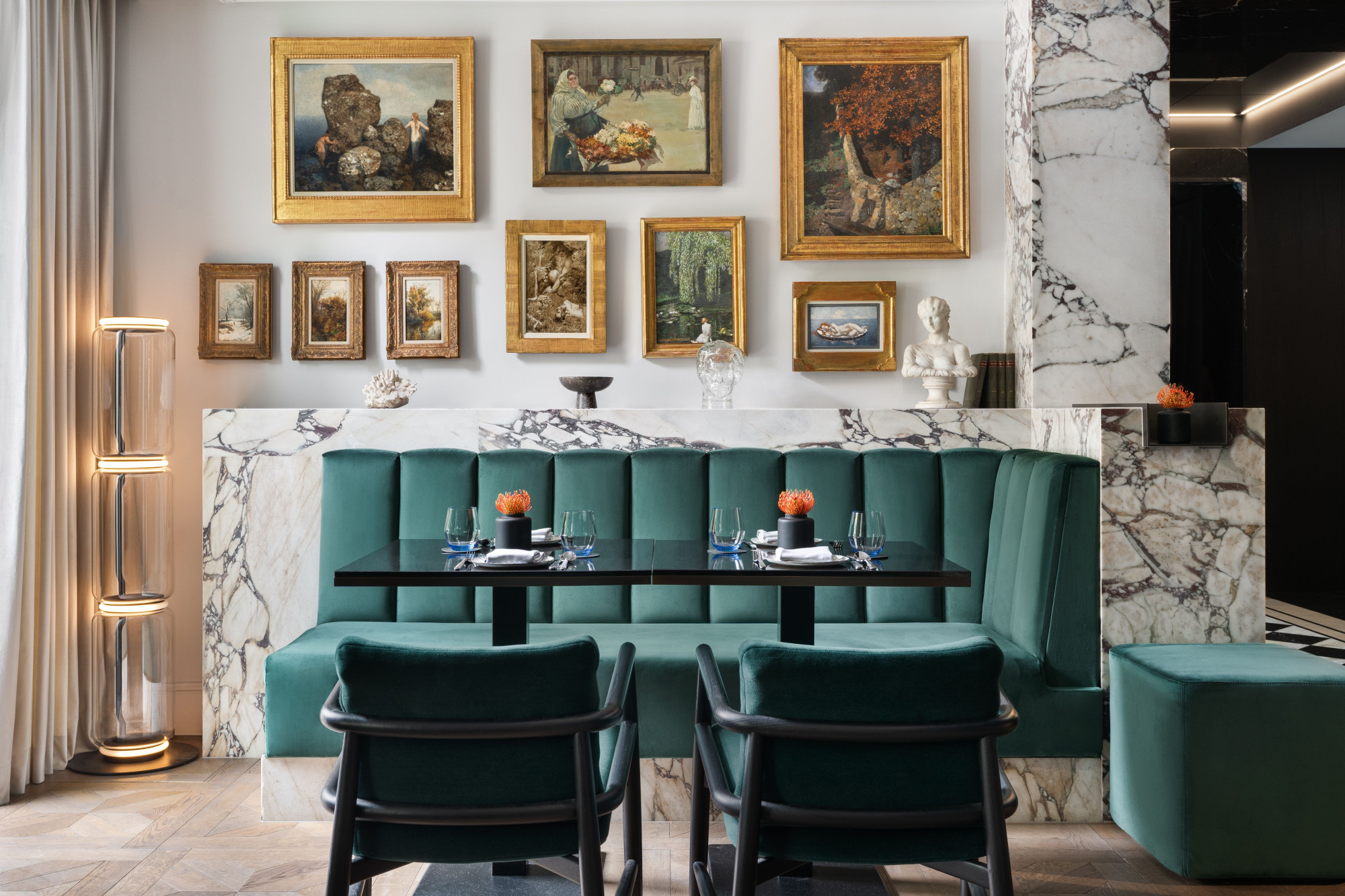 modernes Lokal, Innenansicht Foto: Tony Gigov Photography